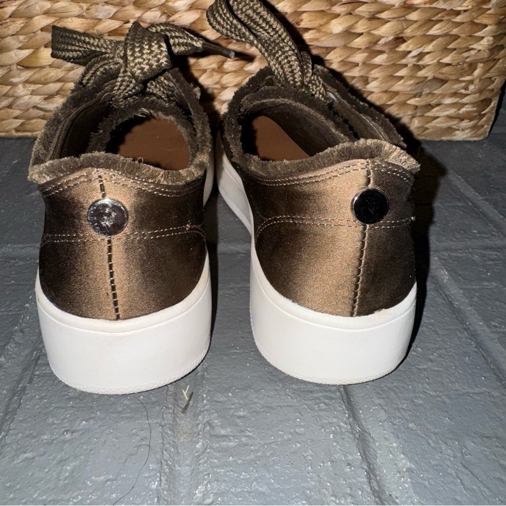 Mossimo Women’s 8 Olive Green Satin Sneakers Casual Shoes Lace Up Fringe Detail‎ - Picture 3 of 7